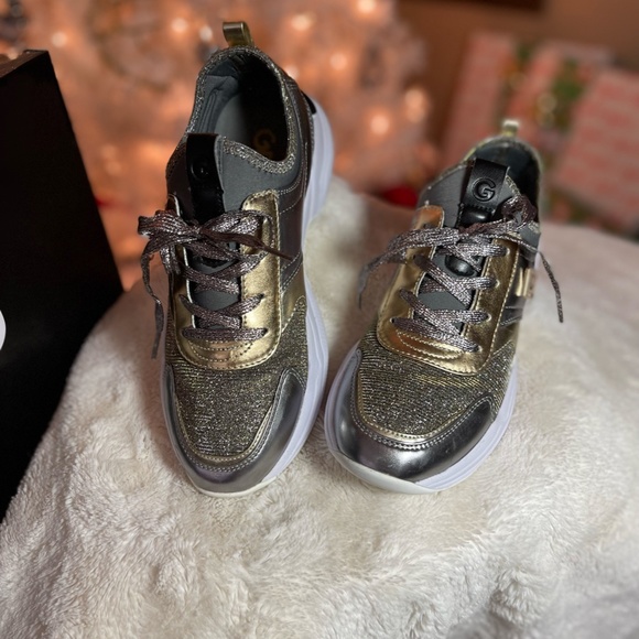 GBG Los Angeles Women's Designer Athletic Shoe - Picture 2 of 8